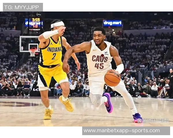 米切尔本赛季三分球火力全开成为联盟首位投进100记三分的球员